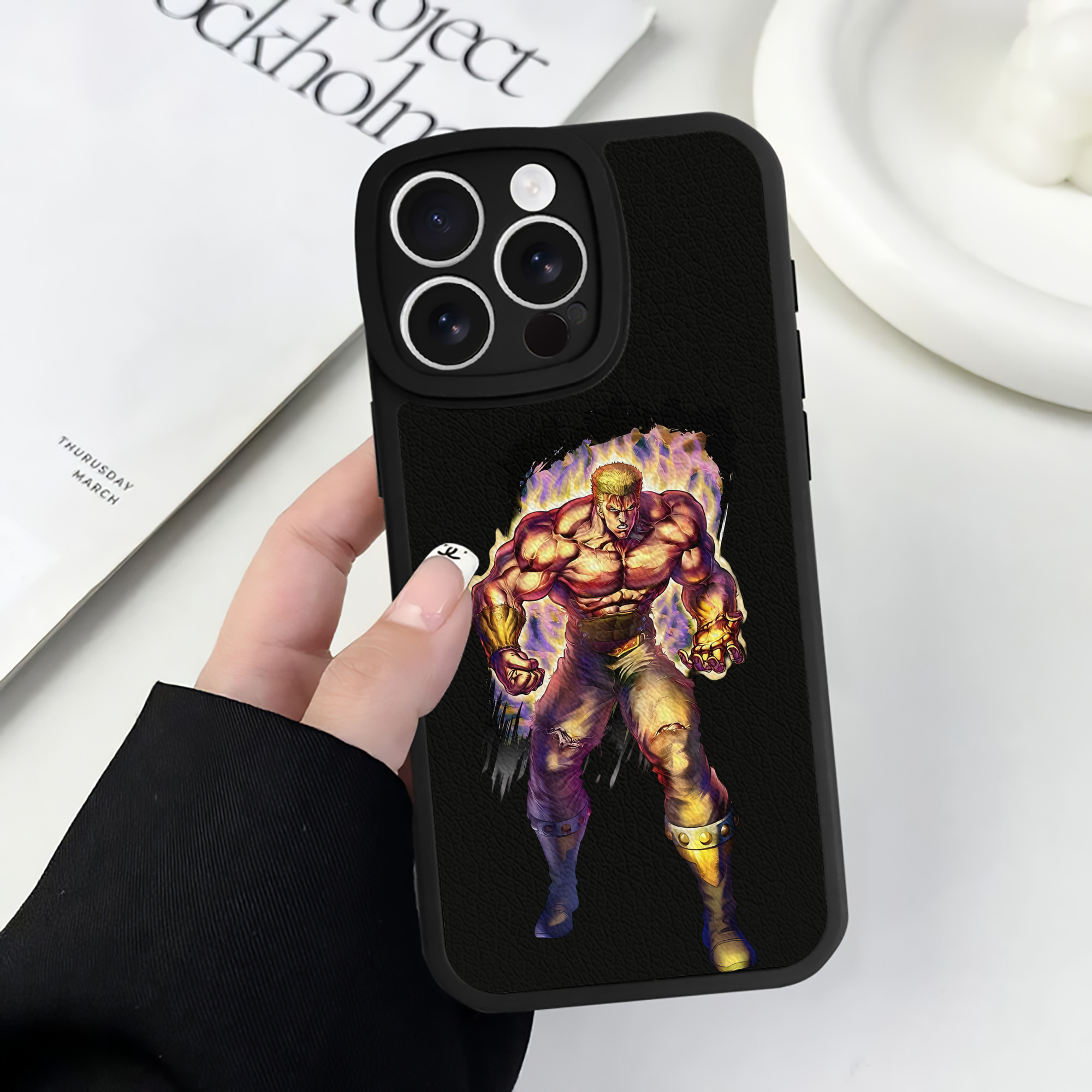 （画像用） 北斗の拳 Fist of the North Star 【iPhone 16シリーズ対応】シリコンスマホケース（レザー調） 材質：シリコン